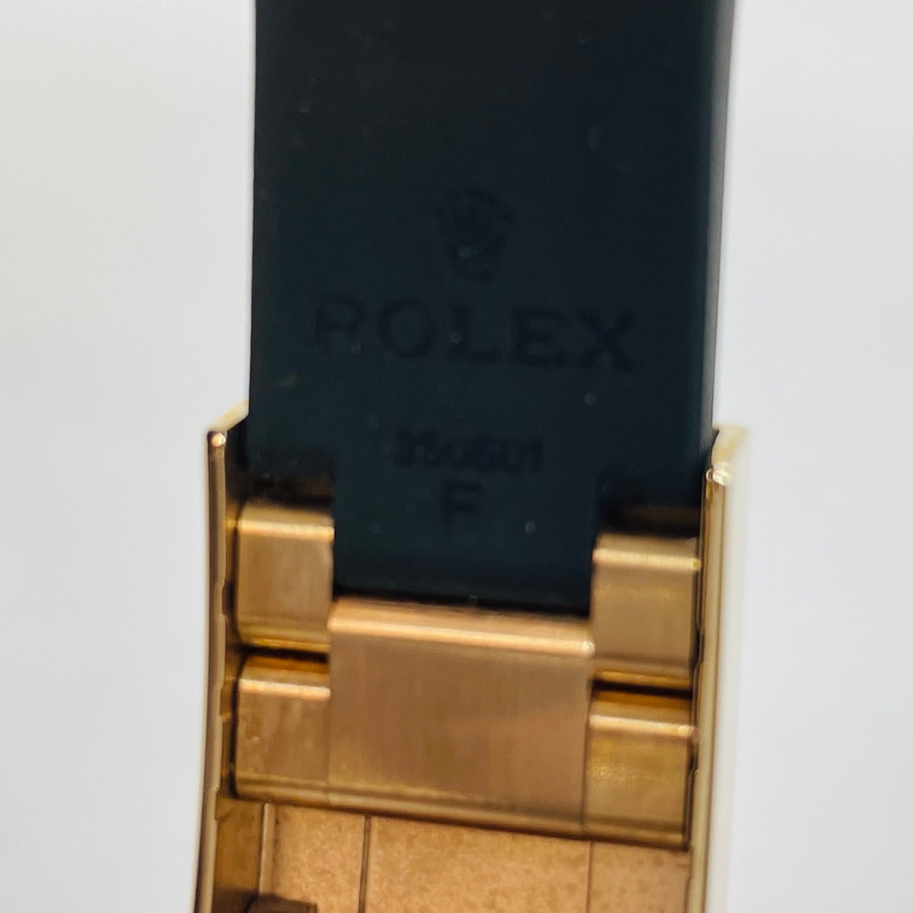 Rolex Daytona 116515LN Black Rubber Belt Black & Pink