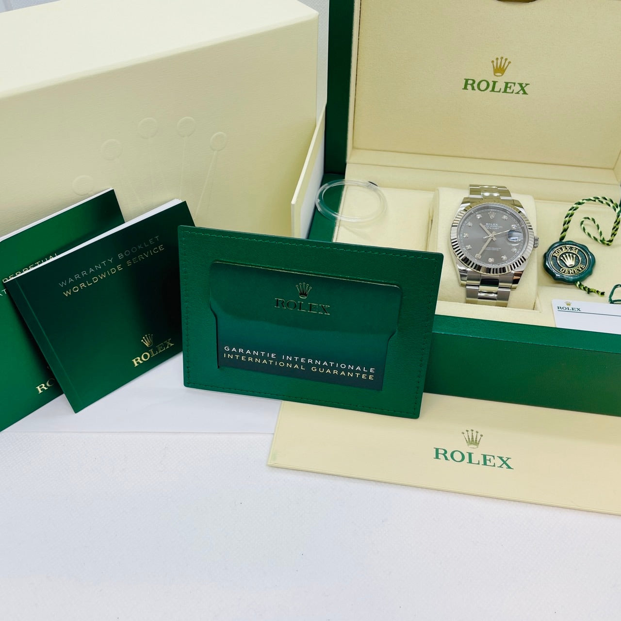 사전 소유의 롤렉스 날짜 정상 126334G 10P 다이아몬드 슬레이트