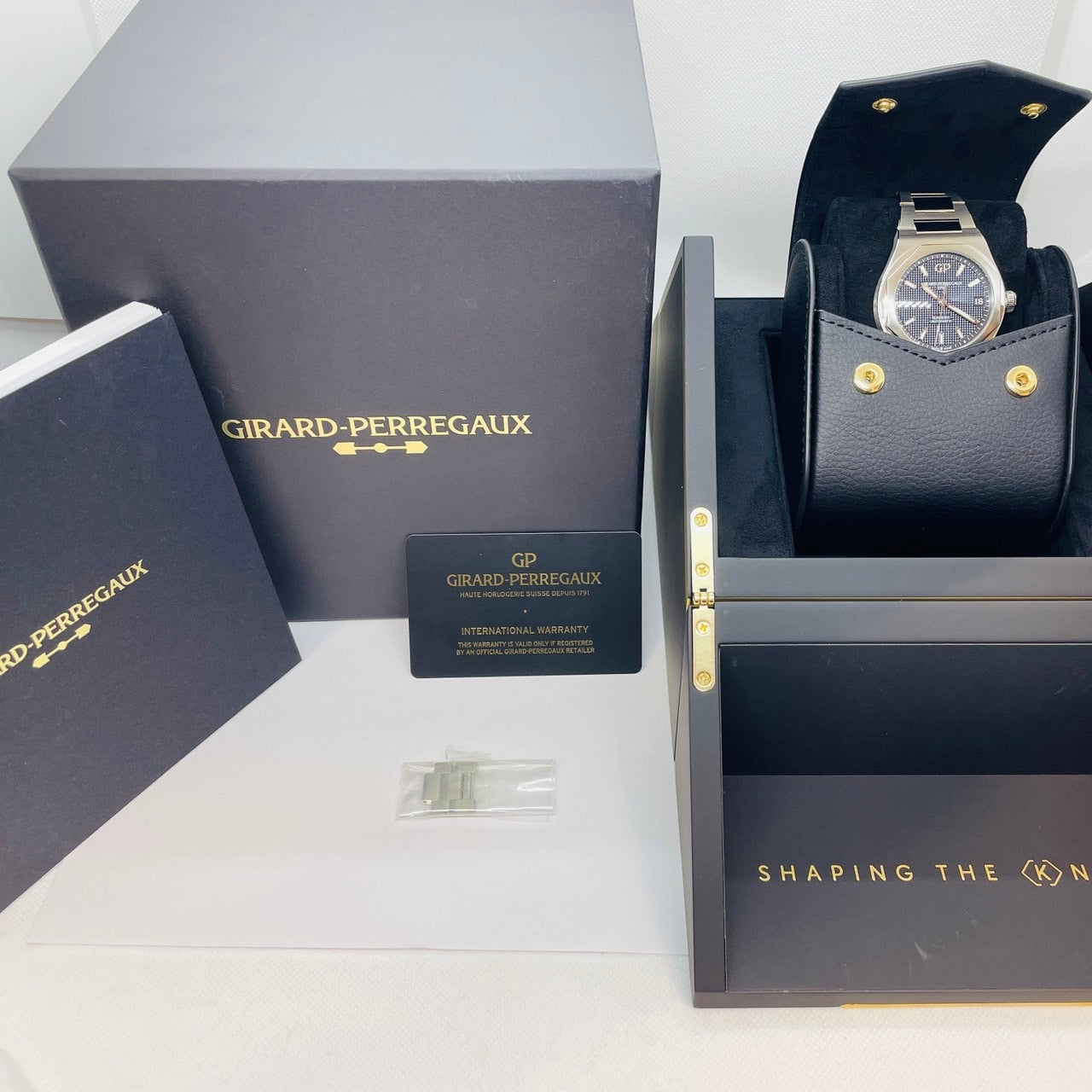 二手Girard Perregaux Lorraart Black 81010-11-634-11A