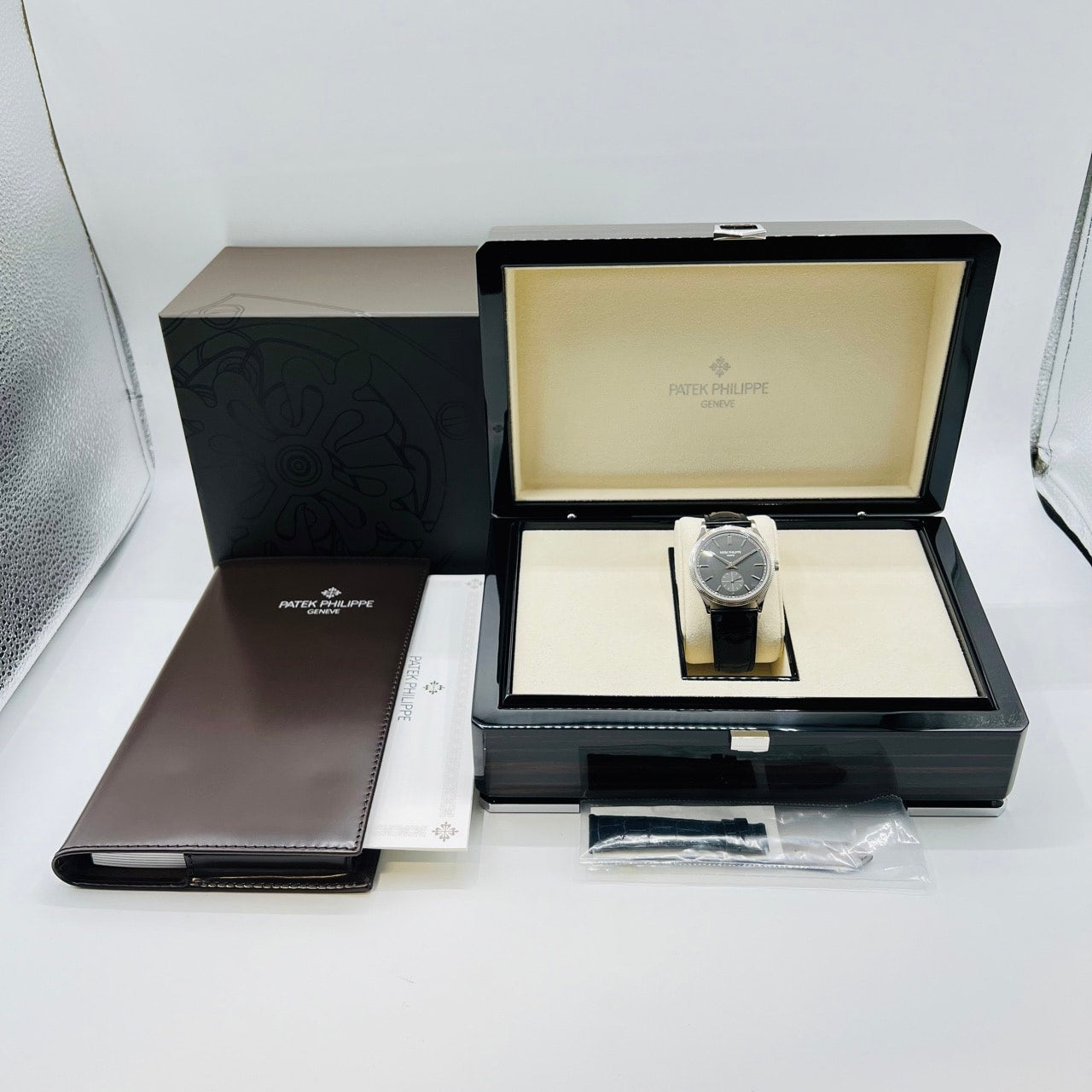 プレオウンド パテックフィリップ カラトラバ 6119G-001 グレー 39mm