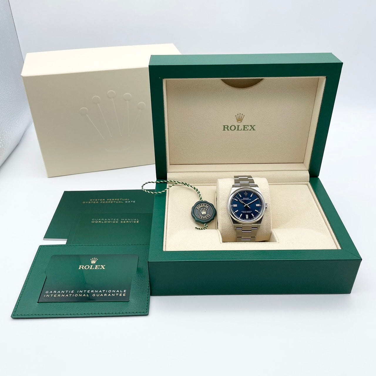 劳力士 Oyster Perpetual 126000 Oyster 表带 亮蓝色 36 毫米