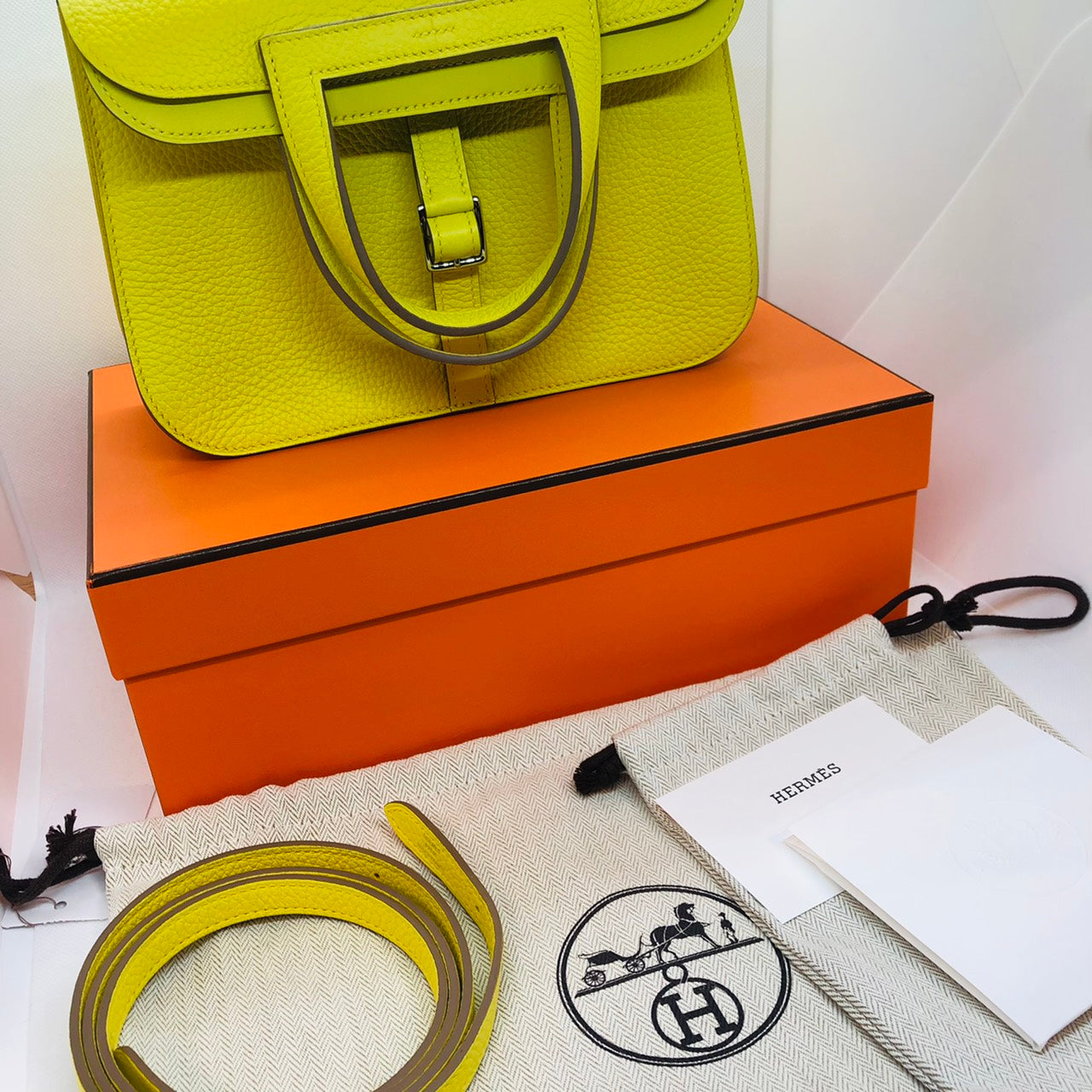 Pre-Owned Hermes Arzan 25 Lime Torillon Clemence Silver Fittings U Engraved