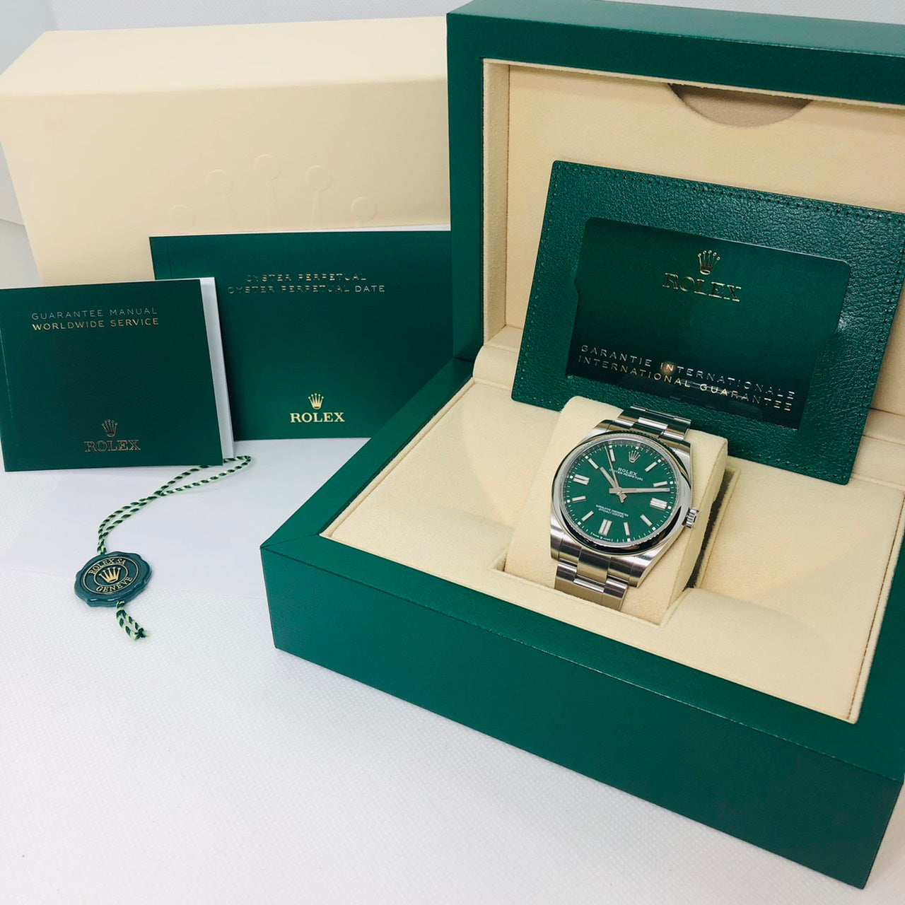 プレオウンド ロレックス オイスターパーペチュアル 124300 オイスターブレスレット グリーン 41mm