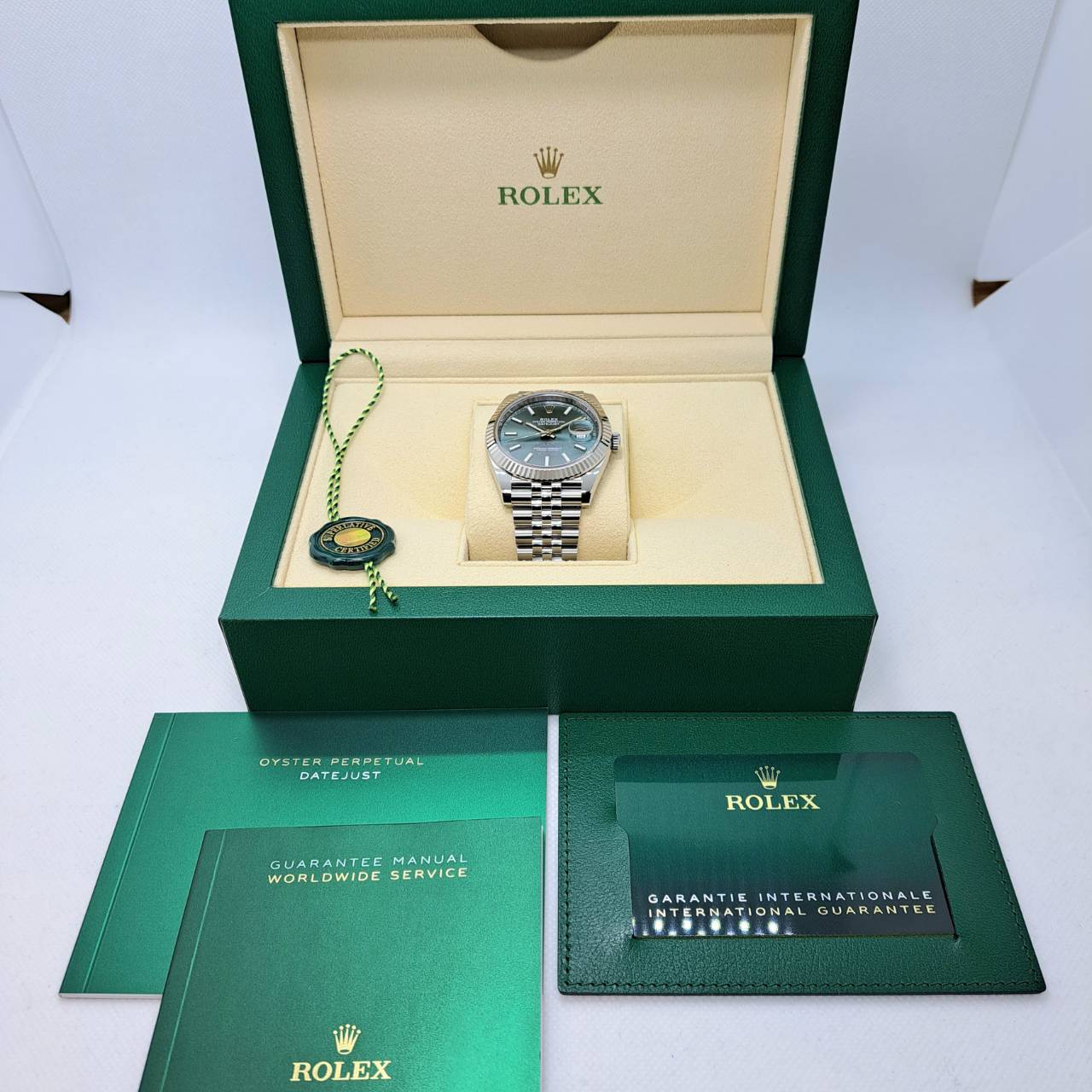 사전 소유의 롤렉스 날짜 주행 126334 Mint Green