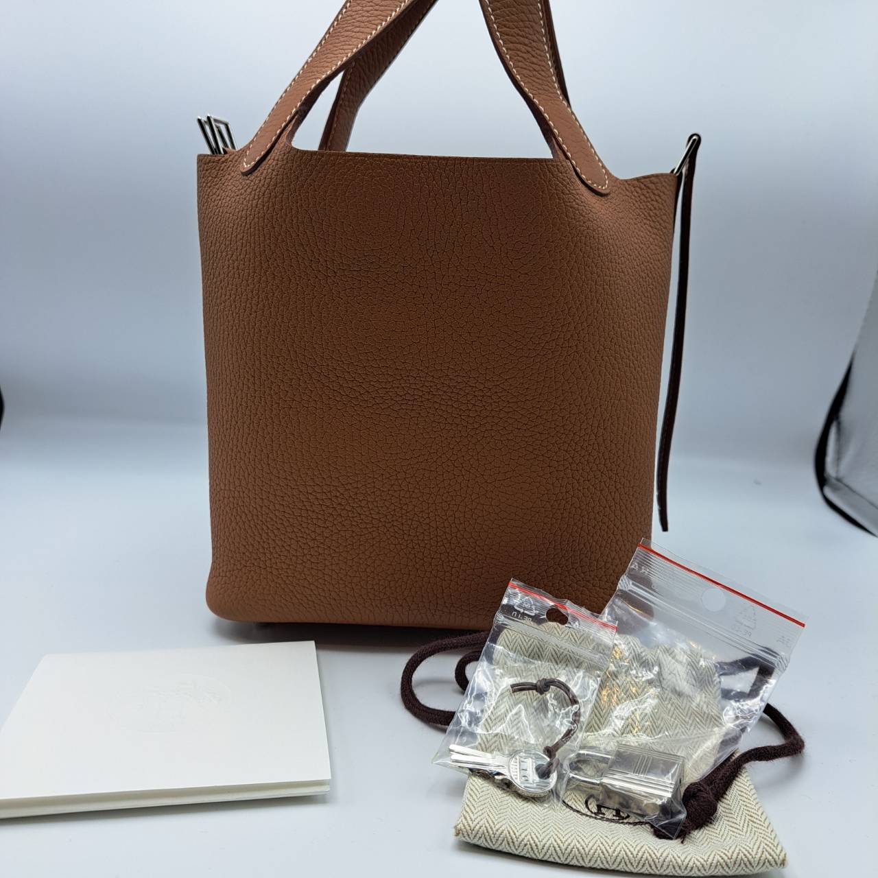 プレオウンド エルメス ピコタンロック PM ゴールド トリヨンクレマンス シルバー金具 Z刻印