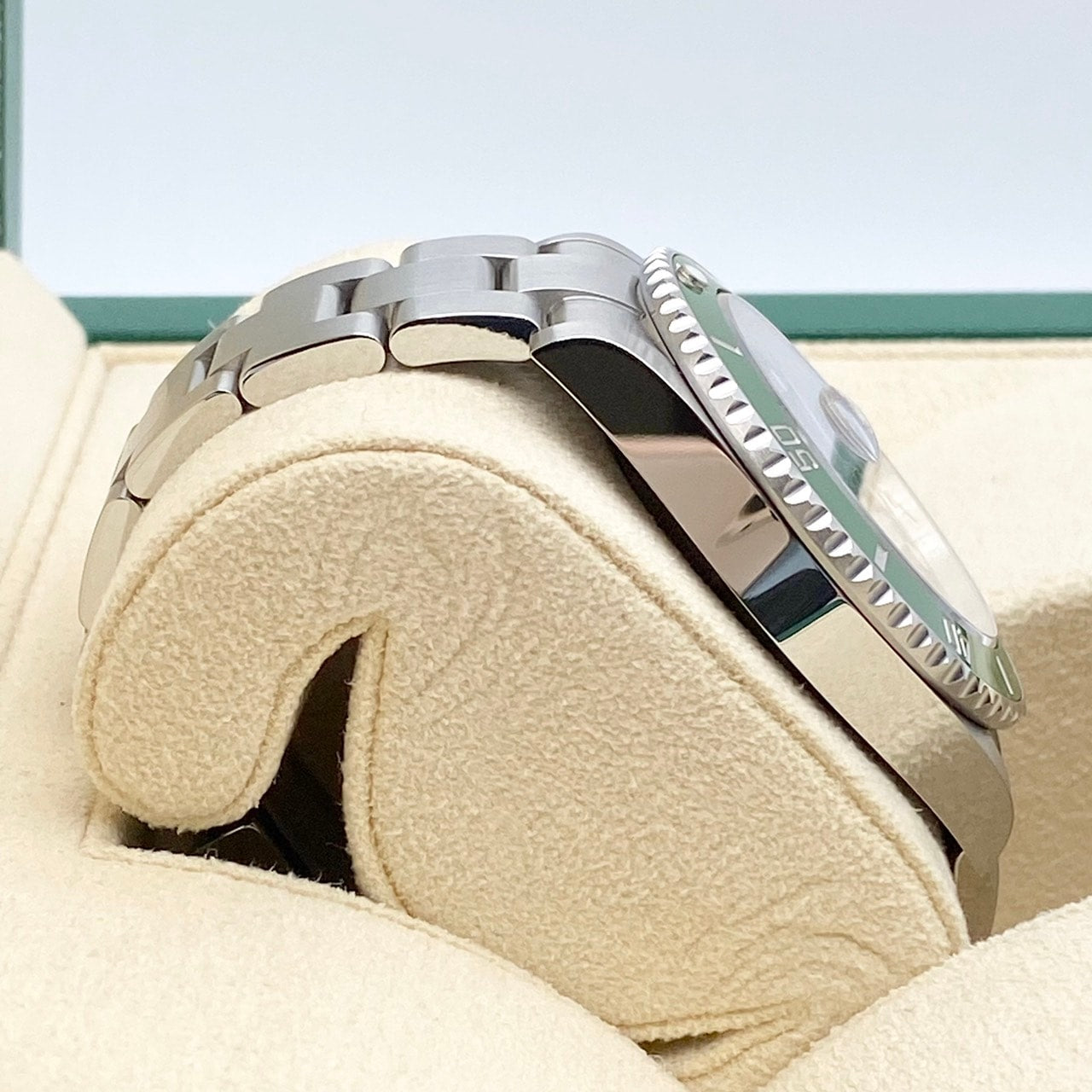 プレオウンド ロレックス サブマリーナ デイト 126610LV オイスターブレスレット ブラック 41mm