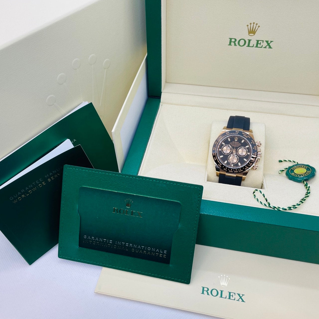 Rolex Daytona 116515LN Black Rubber Belt Black & Pink