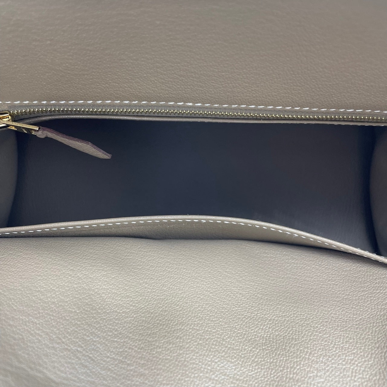 Hermes Birkin 25 Etouptogo Gold Hardware B가 새겨 져 있습니다