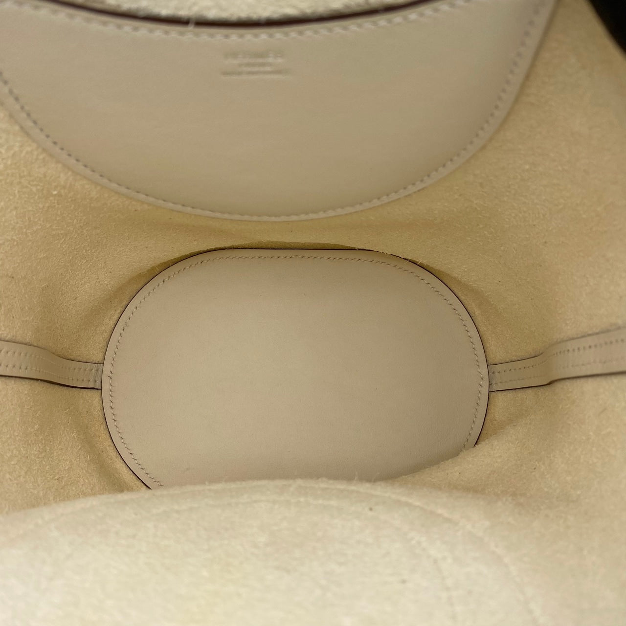 プレオウンド エルメス インザループ 18 トリヨンクレマンス ナタ B刻印
