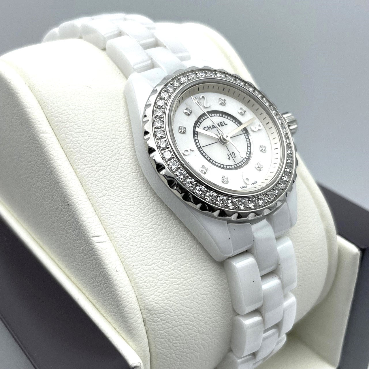 シャネル J12 H2572 ホワイトシェル セラミック 29MM