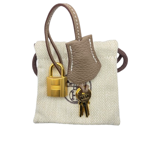 Hermes Birkin 25 Etouptogo Gold Hardware B가 새겨 져 있습니다