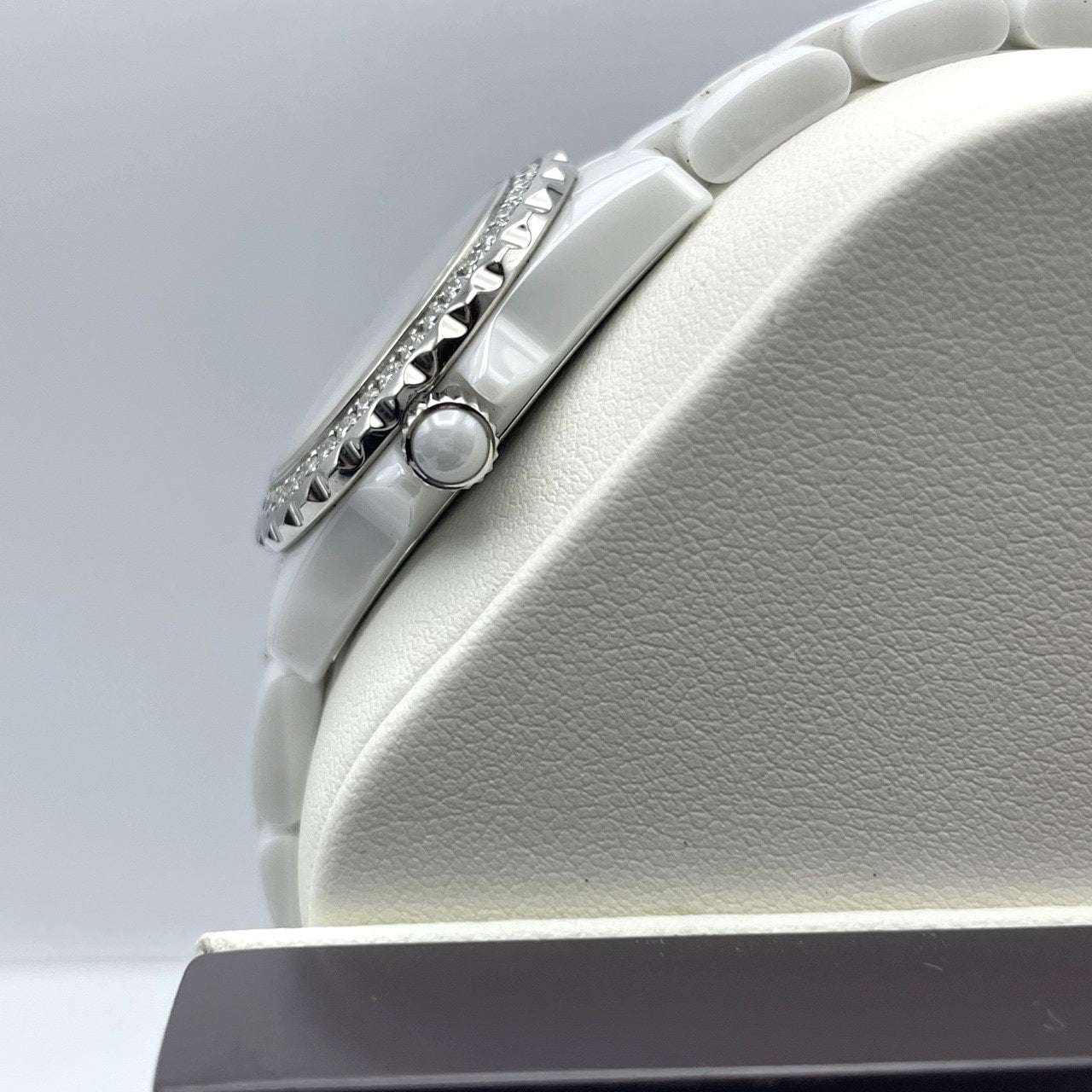 シャネル J12 H2572 ホワイトシェル セラミック 29MM
