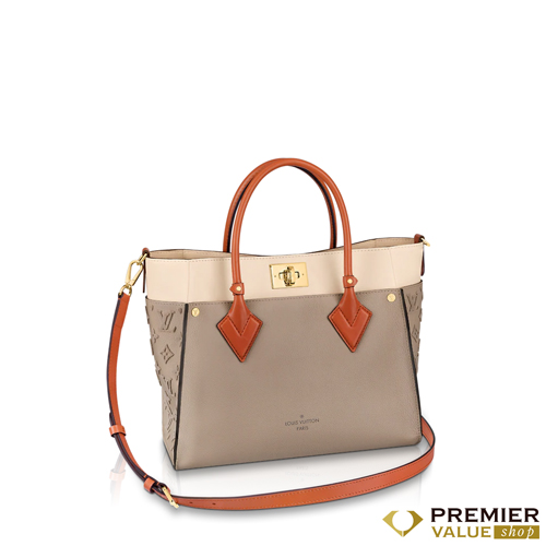 Pre-Owned Louis Vuitton On My Side M53825