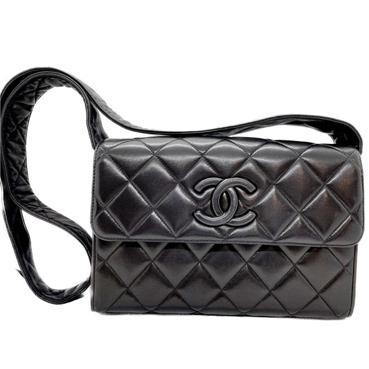 Pre-Owned Chanel Matelasse Calfskin Black