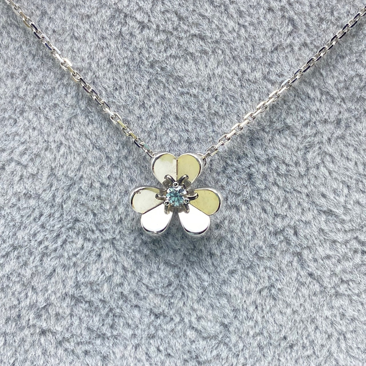 Van Cleef & Arpels Frivol 펜던트 VCARP0J400
