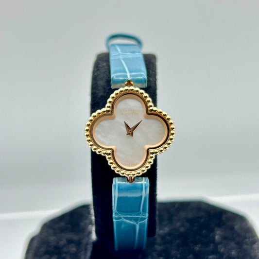Pre-Owned Van Cleef & Arpels Sweet Alhambra VCARO8SF00 White Shell K18RG 22.7mm