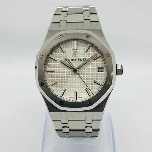 Pre-Owned Audemars Piguet Royal Oak White 15500ST.OO.1220ST.04
