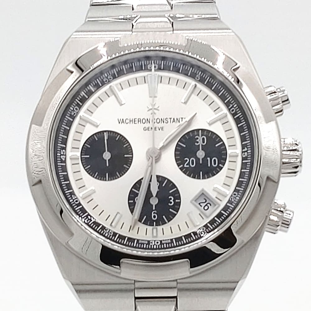 Pre-Owned Vacheron Constantin Overseas 5500V/110A-B686 Silver 42.5mm