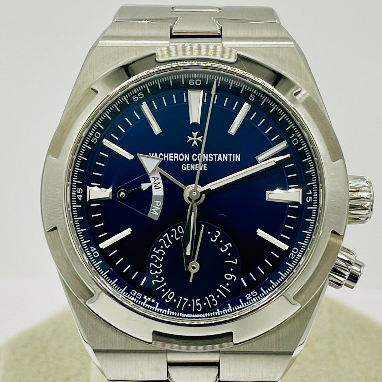 Pre-Owned Vacheron Constantin Overseas 7900V/110A-B334
