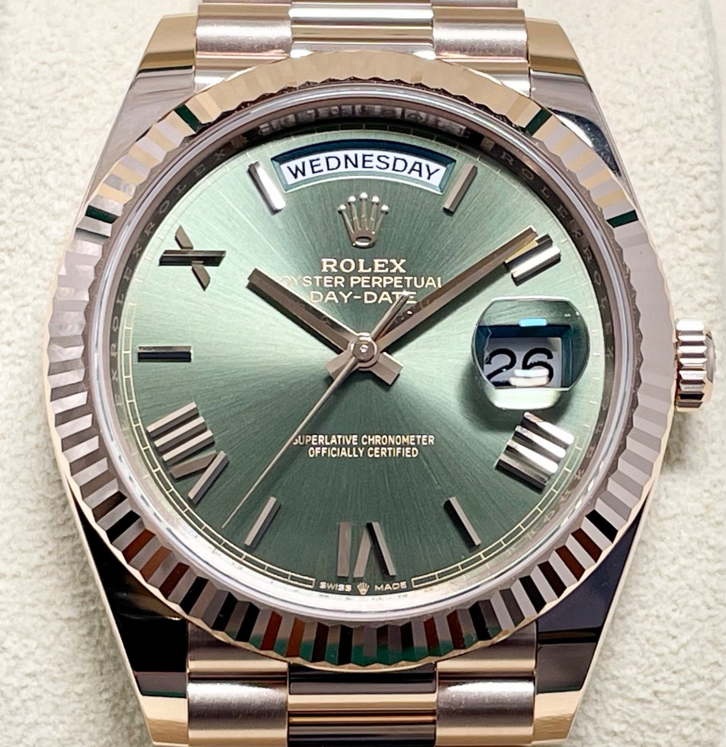 Pre-Owned Rolex Day Date 228235 Everrose Gold Olive Green Roman
