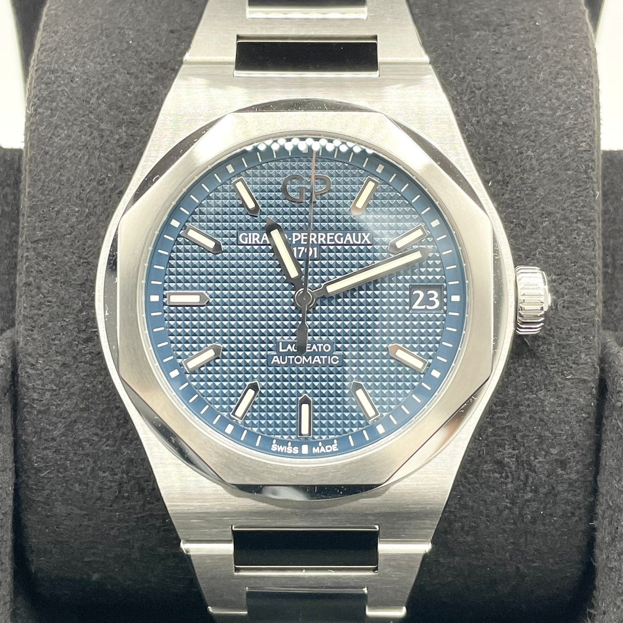 二手Girard Perregaux Lorraart 81010-11-431-11A蓝色42mm
