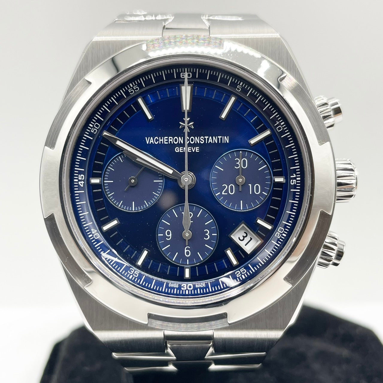 Pre-Owned Vacheron Constantin Oversys Chronograph 5500V/110A-B148 42.5mm