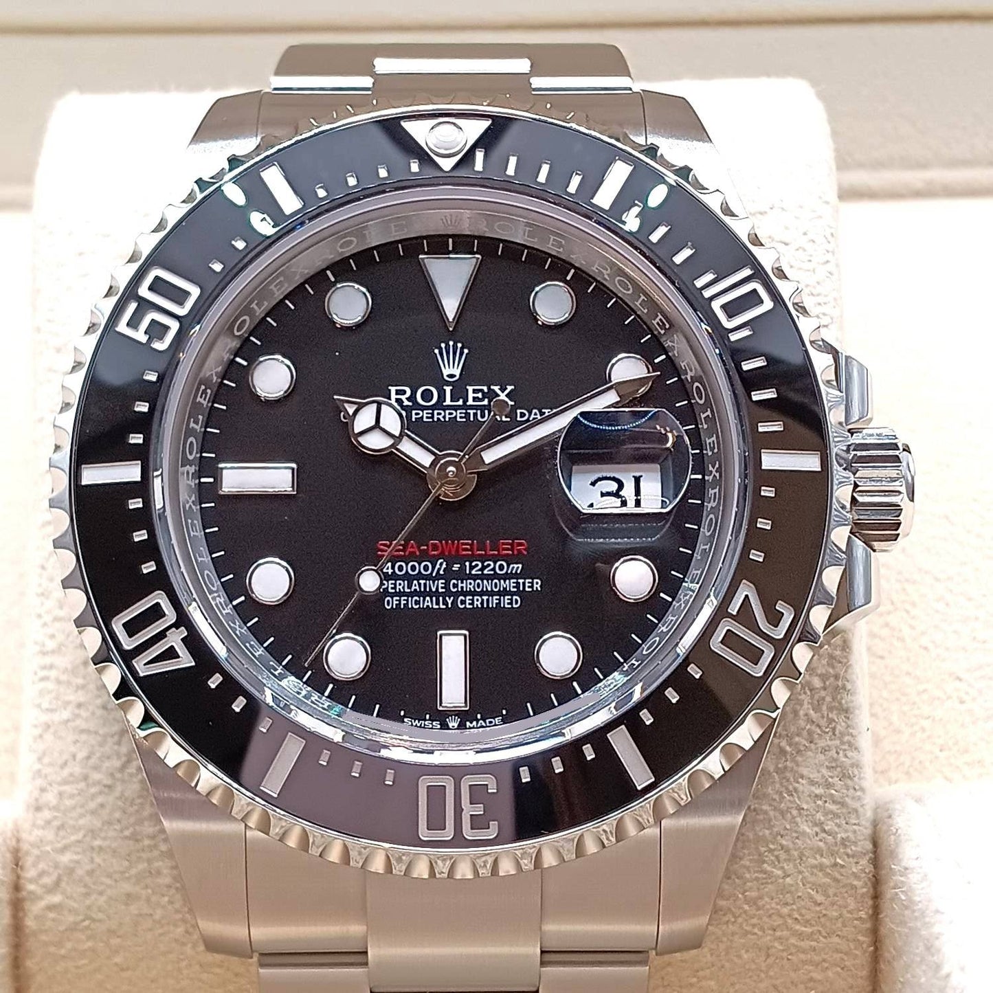 Pre-Owned Rolex Sea Dweller 126600 Oyster Bracelet Black 43mm