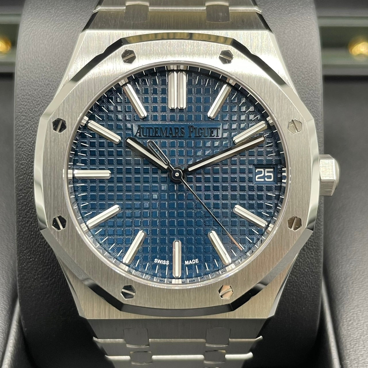 Pre-Owned Audemars Piguet Royal Oak 15510ST.OO.1320ST.06 Blue 41mm
