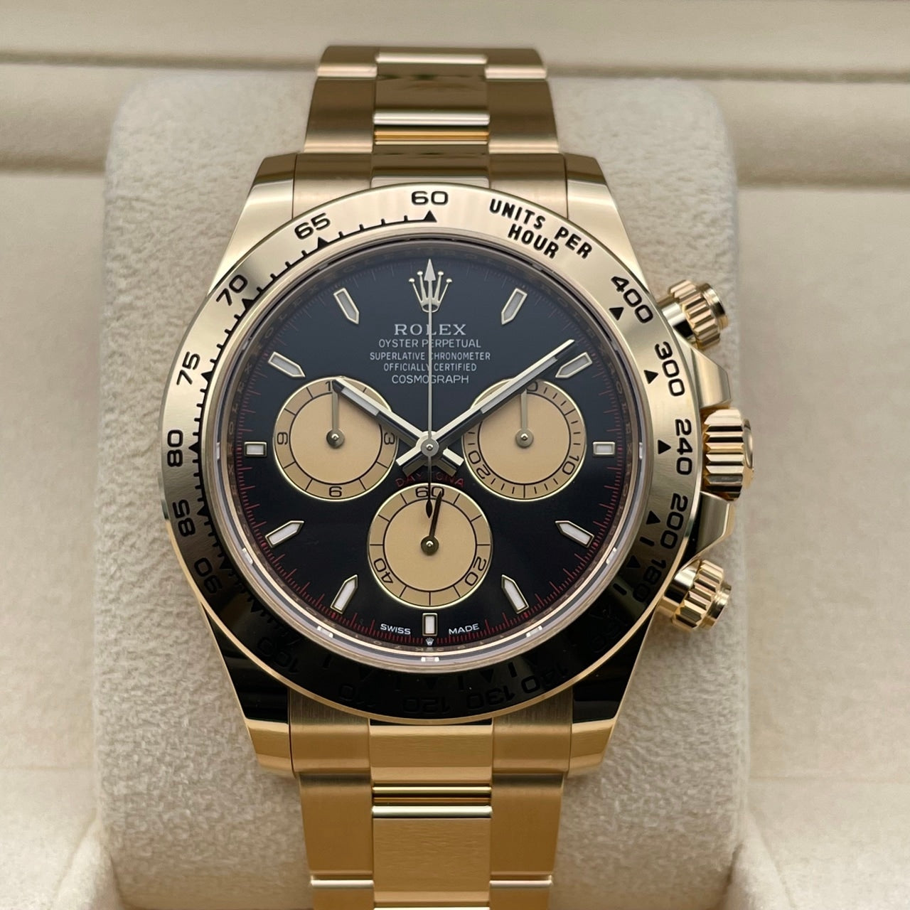 Rolex Daytona 126508 Black x Champagne 40mm
