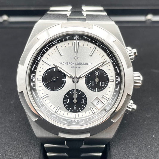 Pre-Owned Vacheron Constantin Overseas 5500V/110A-B686 Silver 42.5mm