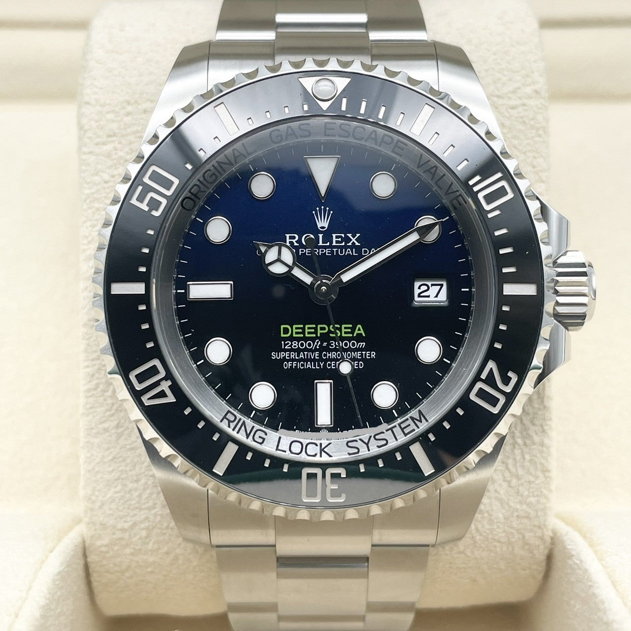 プレオウンド ロレックス ディープシー 136660 Dブルー オイスターブレスレット 44mm