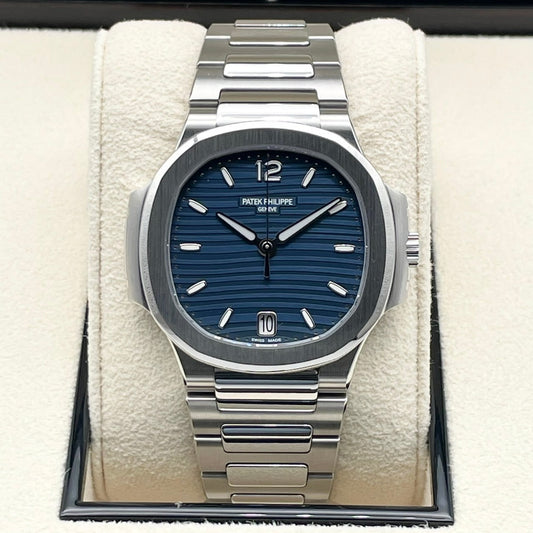 Pre-Owned Patek Philippe Nautilus 7118/1A-001 Blue Opalin 35.2mm