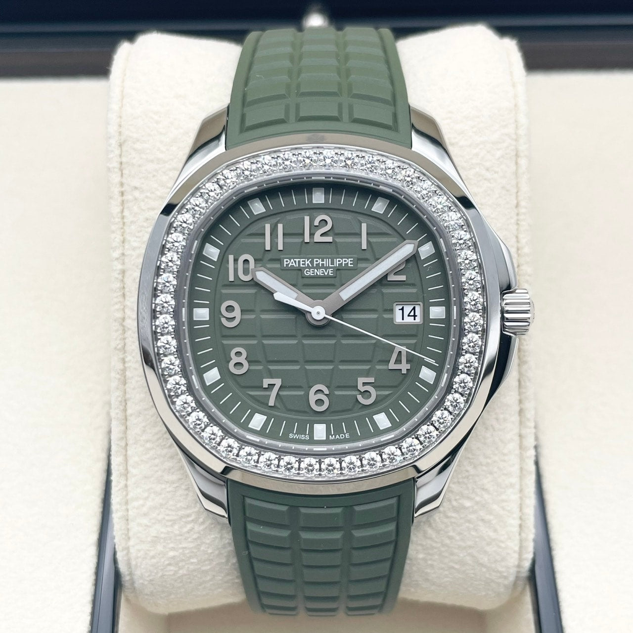 Pre-Owned Patek Philippe Aquanot Luce 5267/200A-011 Khaki Green 38.8mm