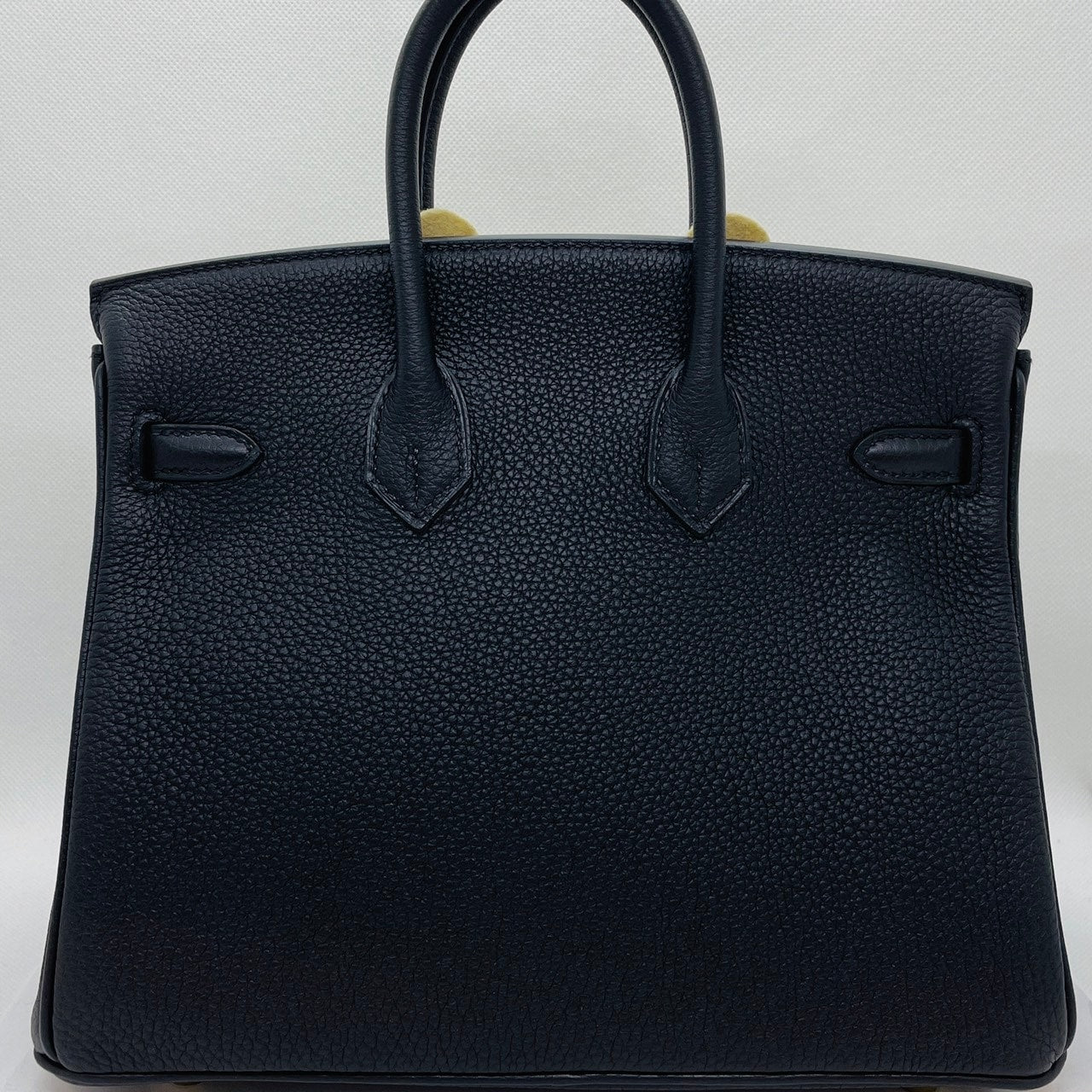 Hermes Birkin 25 Black Togo Gold Hardware u는 새겨 져 있습니다