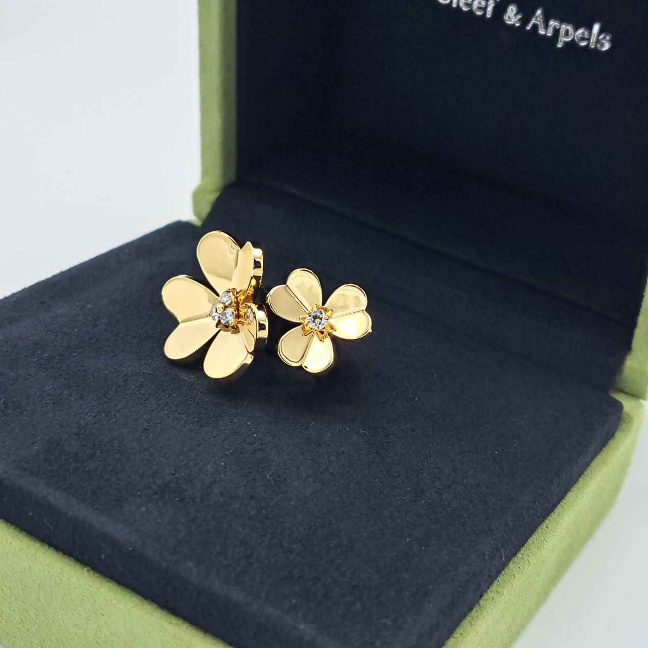 Van Cleef & Arpels Frivol VCARB67600 옐로우 골드 크기 10
