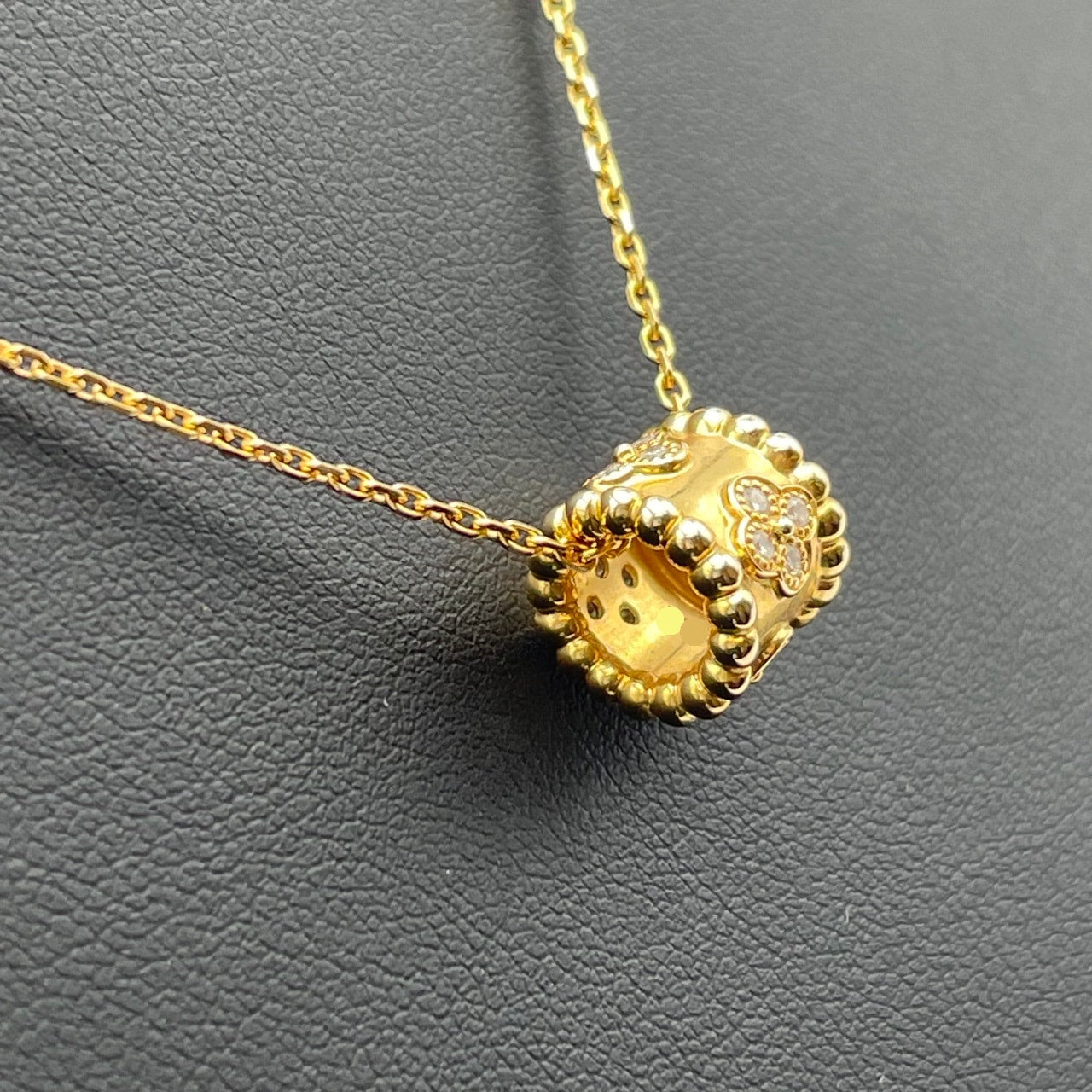 Van Cleef & Arpels Perle Clover 펜던트 골드 옐로우 골드