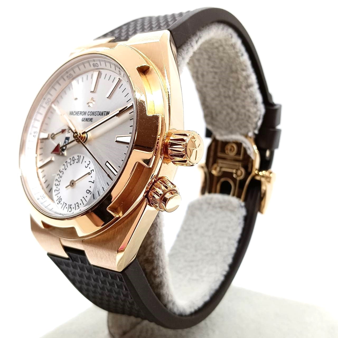 Vacheron Constantin Overcy의 이중 시간 7900V/000R-B336