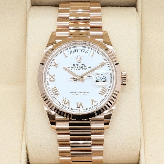 Pre-Owned Rolex Day Date 128235 Everrose Gold White Rome
