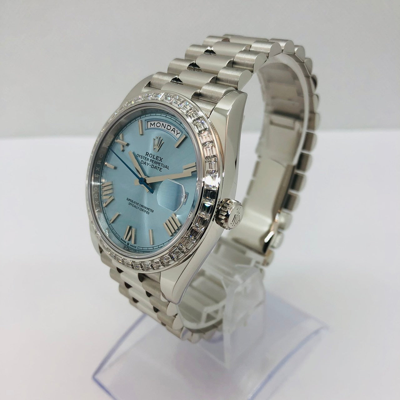 사전 소유 롤렉스 데이 날짜 40 228396TBR Ice Blue Diamond Platinum