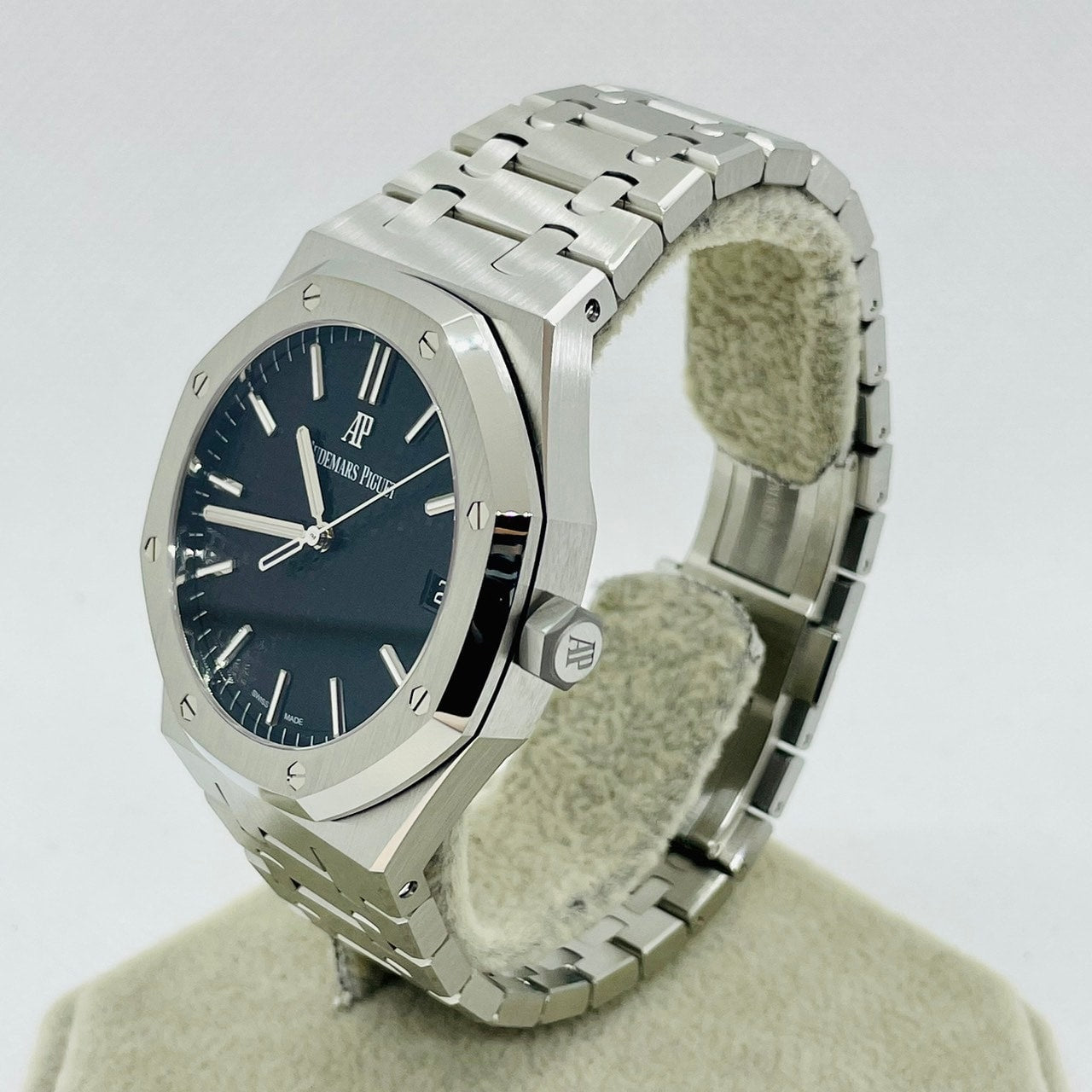 사전 소유의 Audemars Piguet Royal Oak Black 15500st.oo.1220st.03