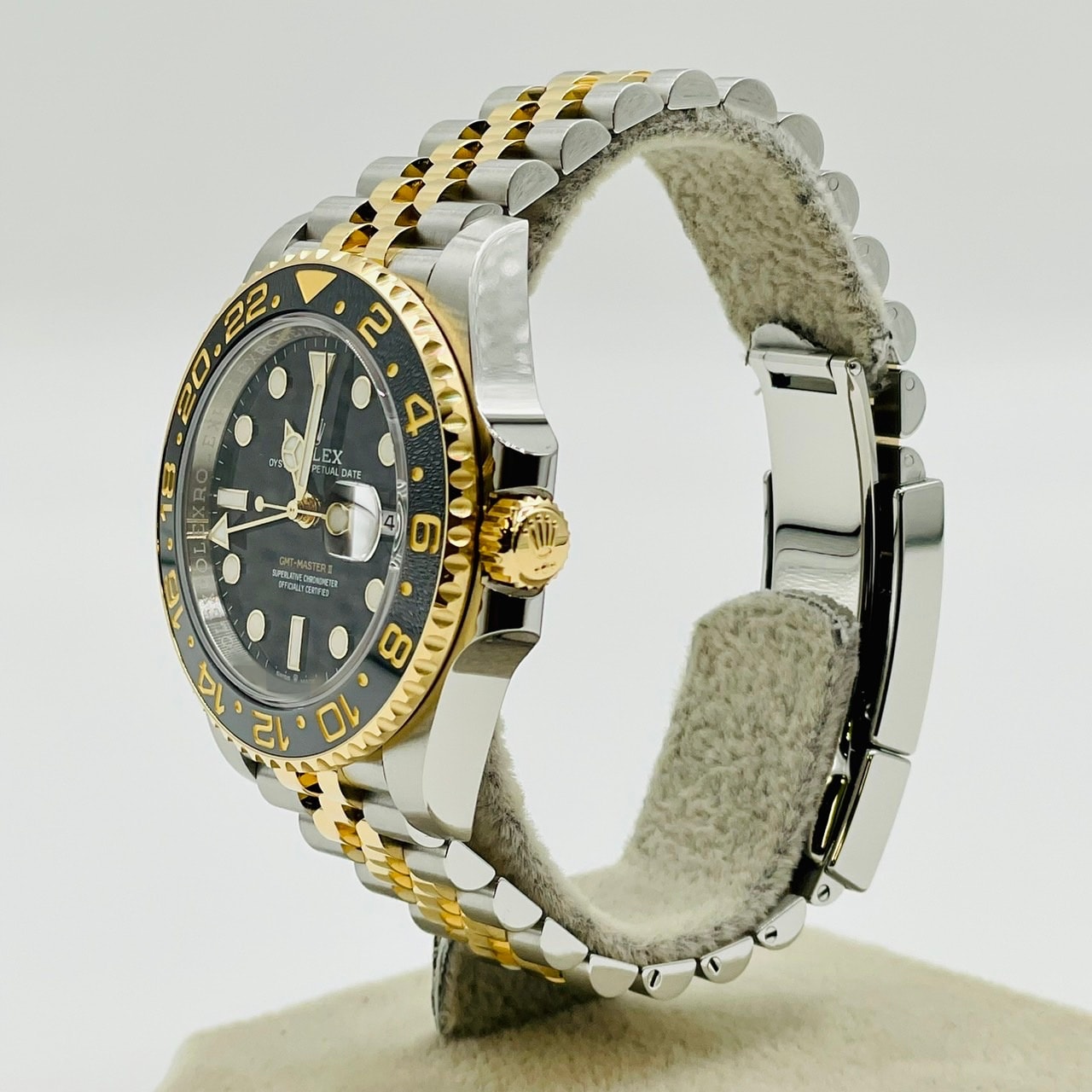 롤렉스 GMT 마스터 II 126713GRNR 40mm