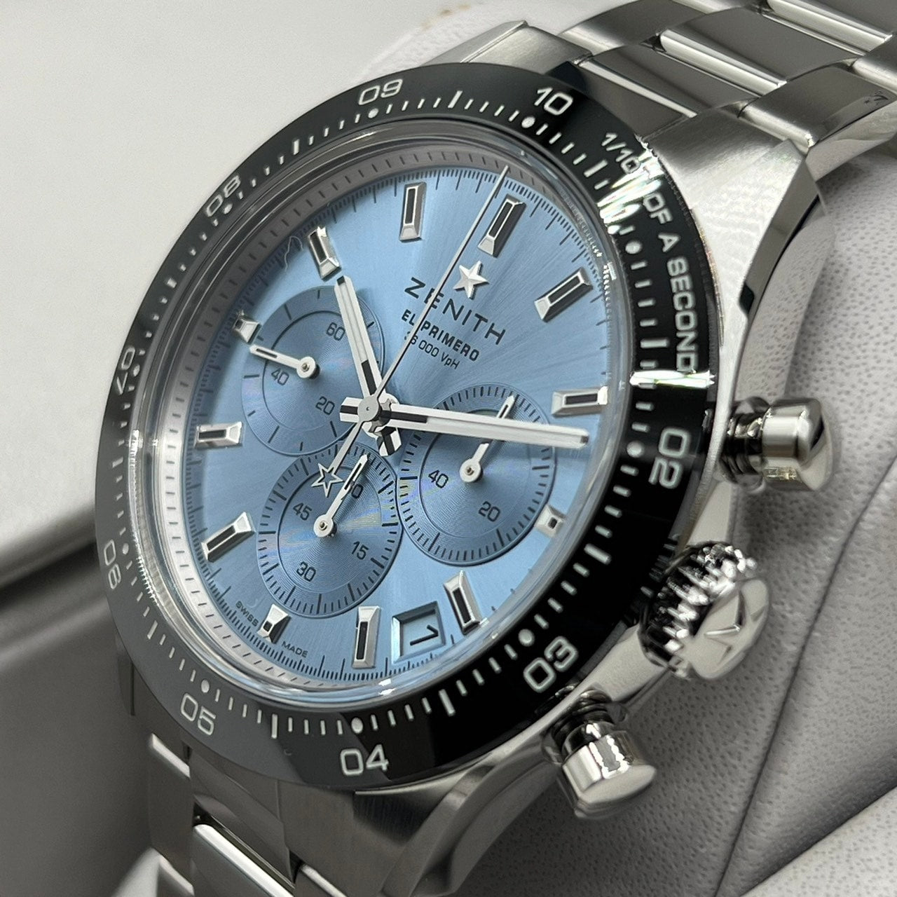 Pre-Owned Zenith Chronomaster Sport 03.3105.3600/52.M3100 Aqua Blue 41mm