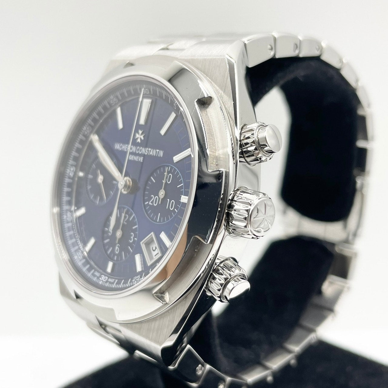 Vacheron Constantin Oversy의 크로노 그래프 5500V/110A-B148 42.5mm