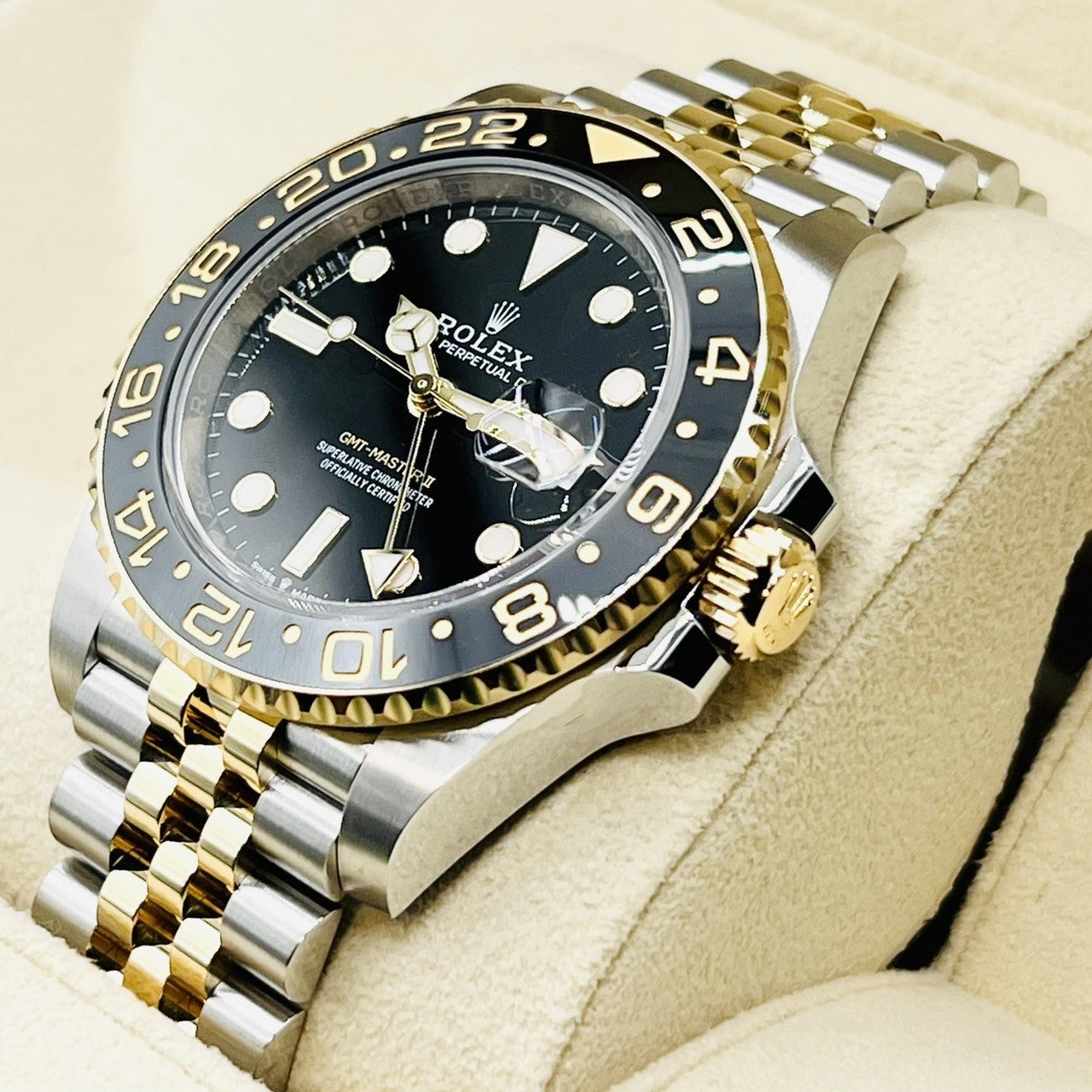 롤렉스 GMT 마스터 II 126713GRNR 40mm