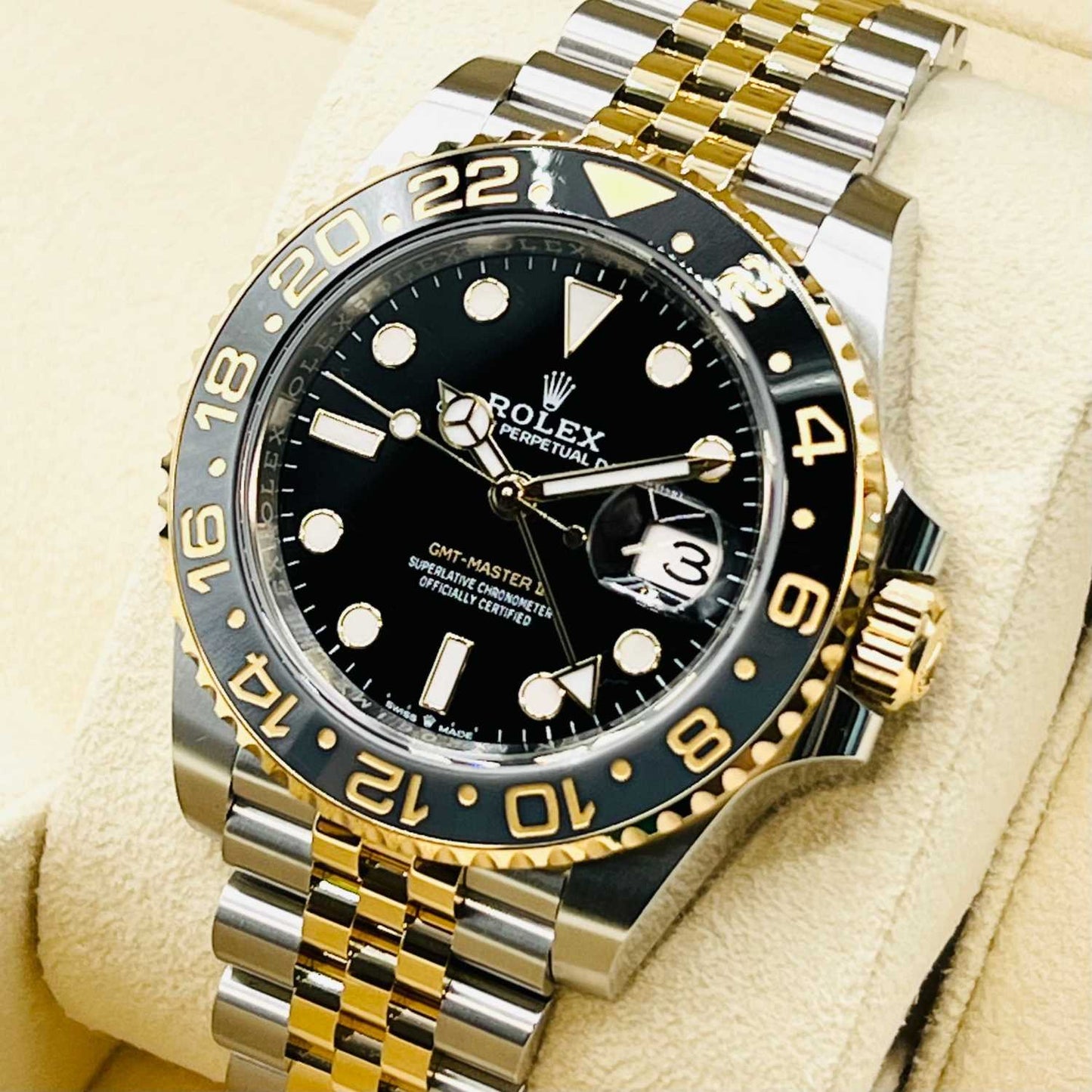 롤렉스 GMT 마스터 II 126713GRNR 40mm