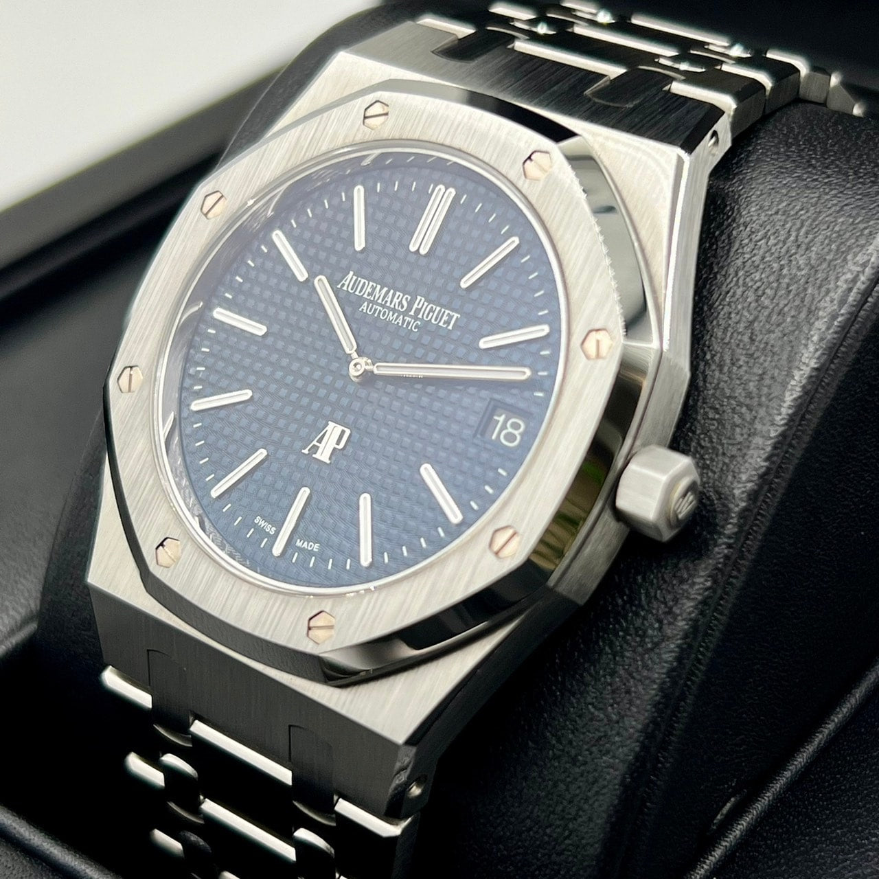 Pre-Owned Audemars Piguet Royal Oak "Jumbo" Extrasin Late Model 15202ST.OO.1240ST.01.A 39mm
