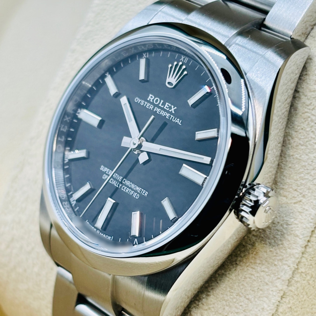 プレオウンド ロレックス オイスターパーペチュアル 124200 オイスターブレスレット ブラック 34mm