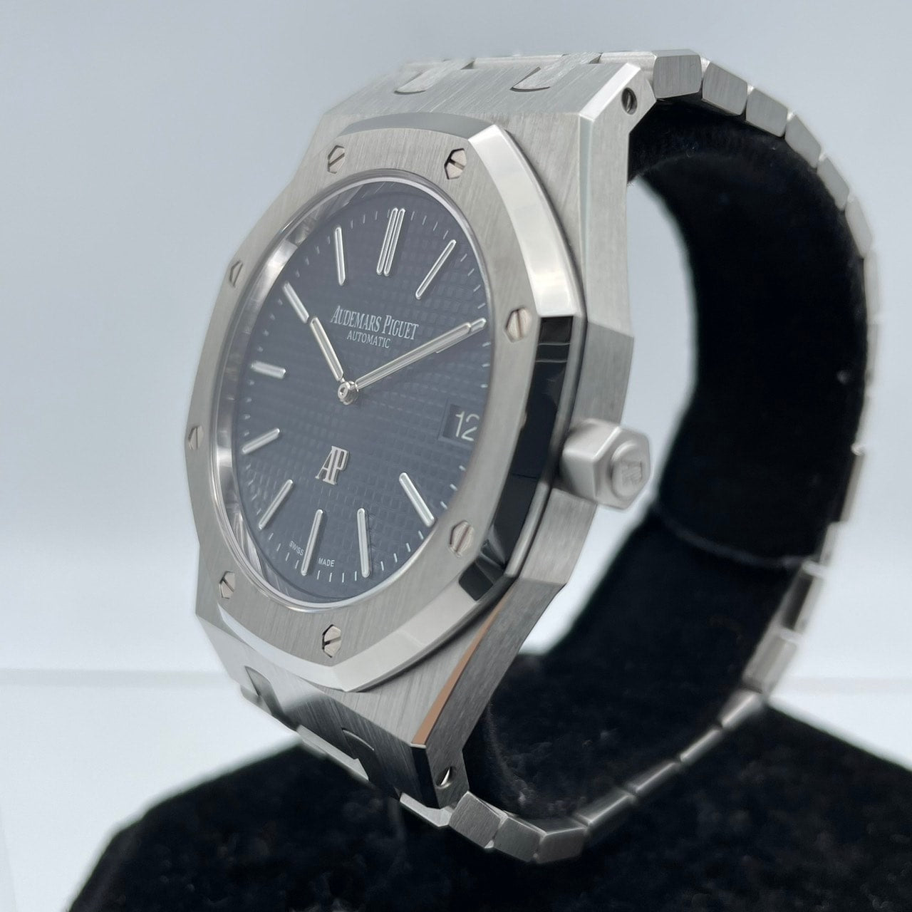 Pre-Owned Audemars Piguet Royal Oak "Jumbo" Extra Sin 15202ST.OO.1240ST.01 39mm