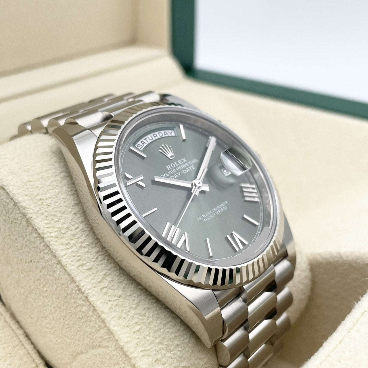 プレオウンド ロレックス デイデイト 228239 ホワイトゴールド オリーブグリーン ローマン 40mm