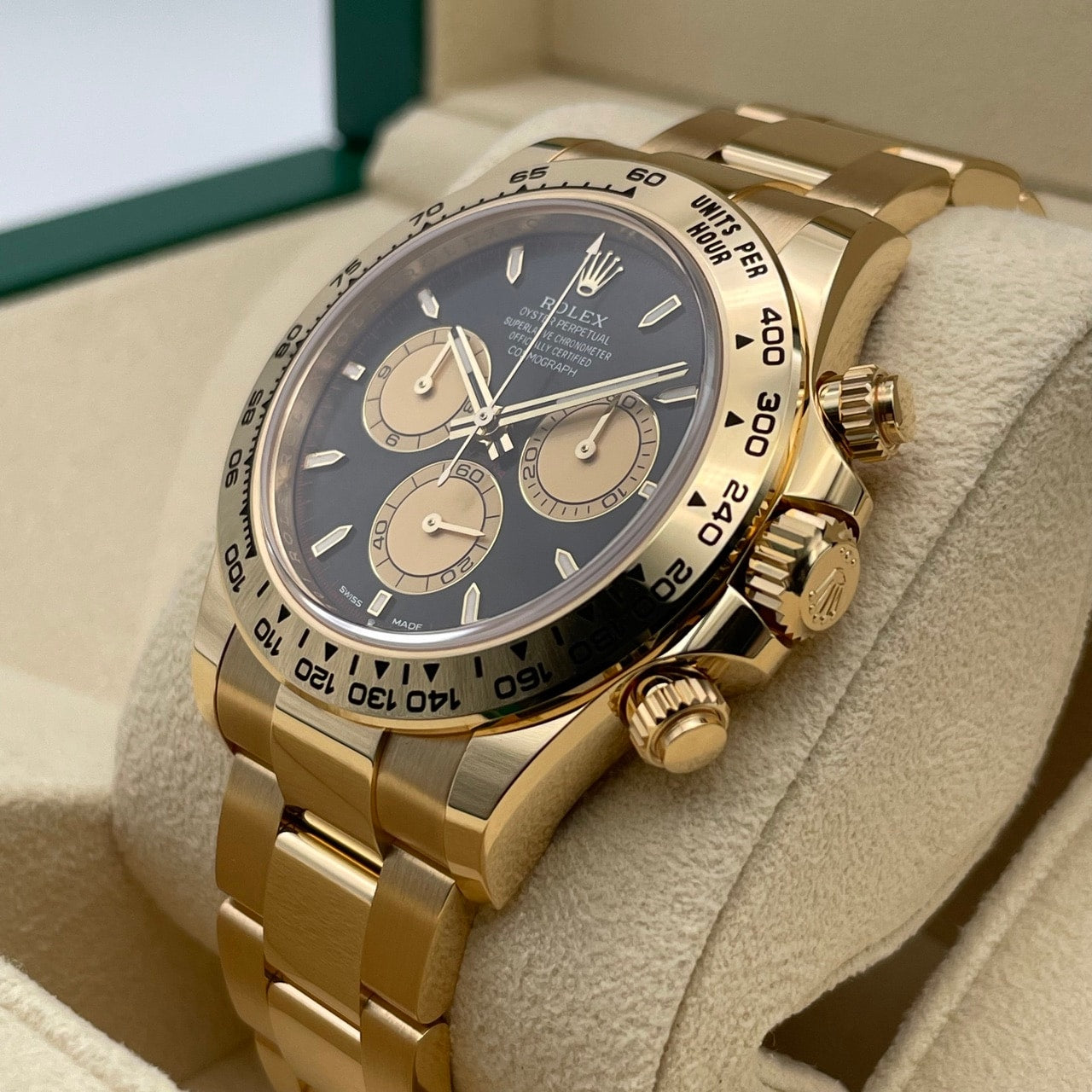 Rolex Daytona 126508 Black x Champagne 40mm